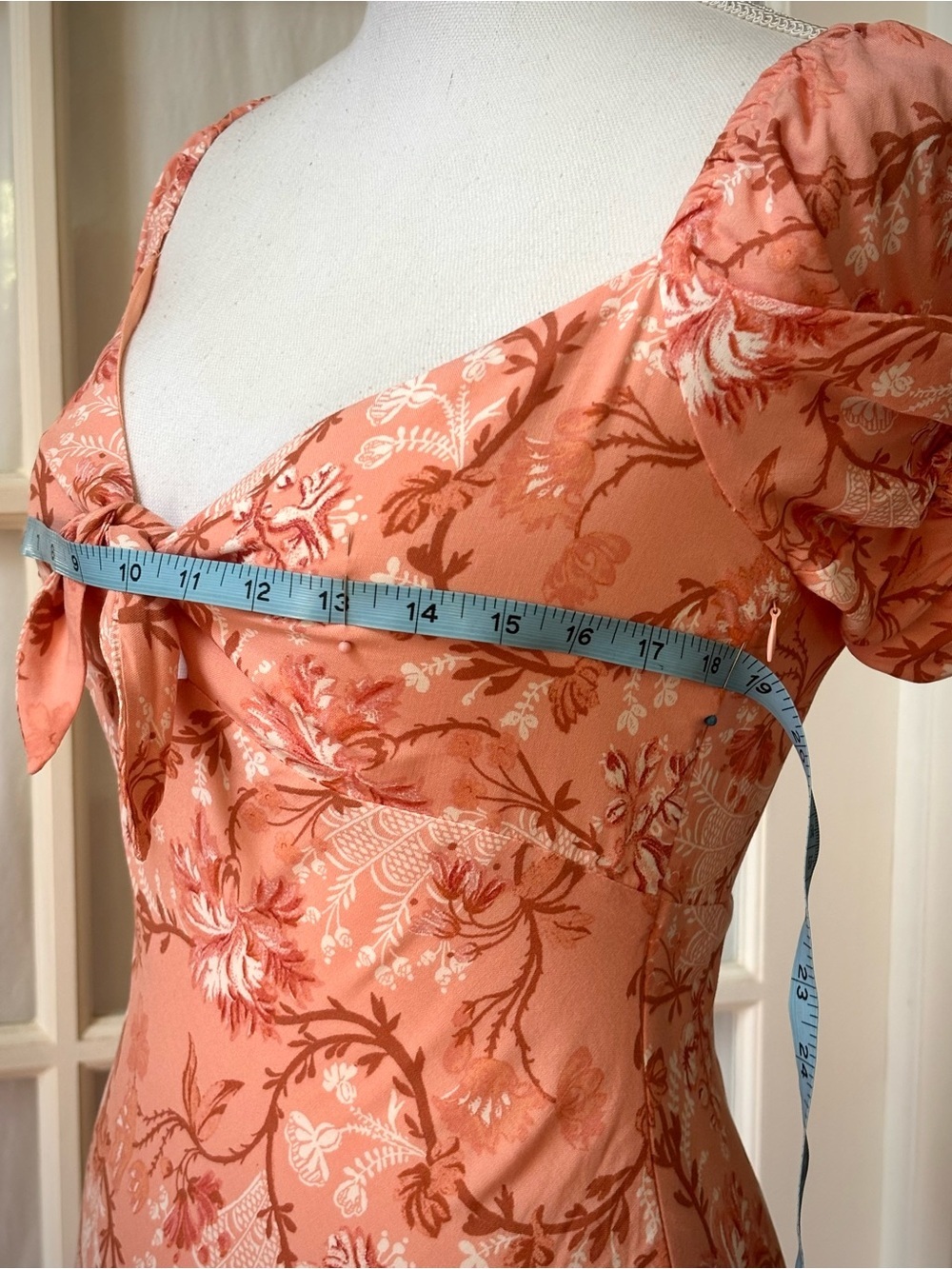 Hello Molly NWT Peach Floral Tie Front Puff Sleeve Midi Dress US 4 - Picture 11 of 14